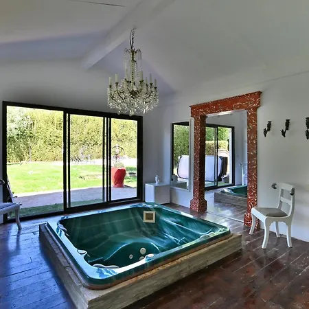 Pumperhouse Arles Camargue *